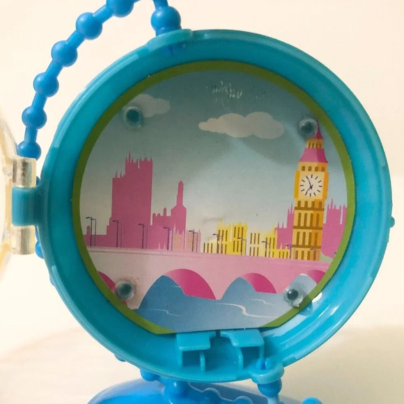 Barbie Peek A Boo Petites Doll Lea of London Girls of the World - Picture 15 of 16